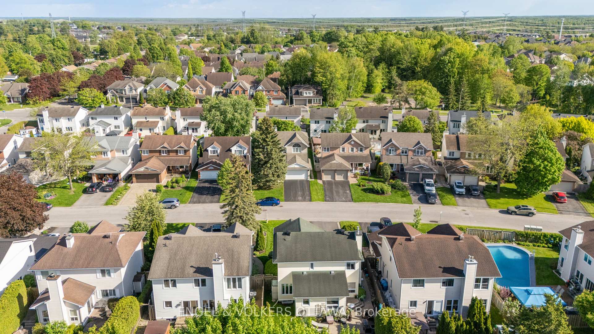 Photo 2 of 6149 Westwater Crescent, Ottawa, Chapel Hill South - Orleans Village — HOMEH