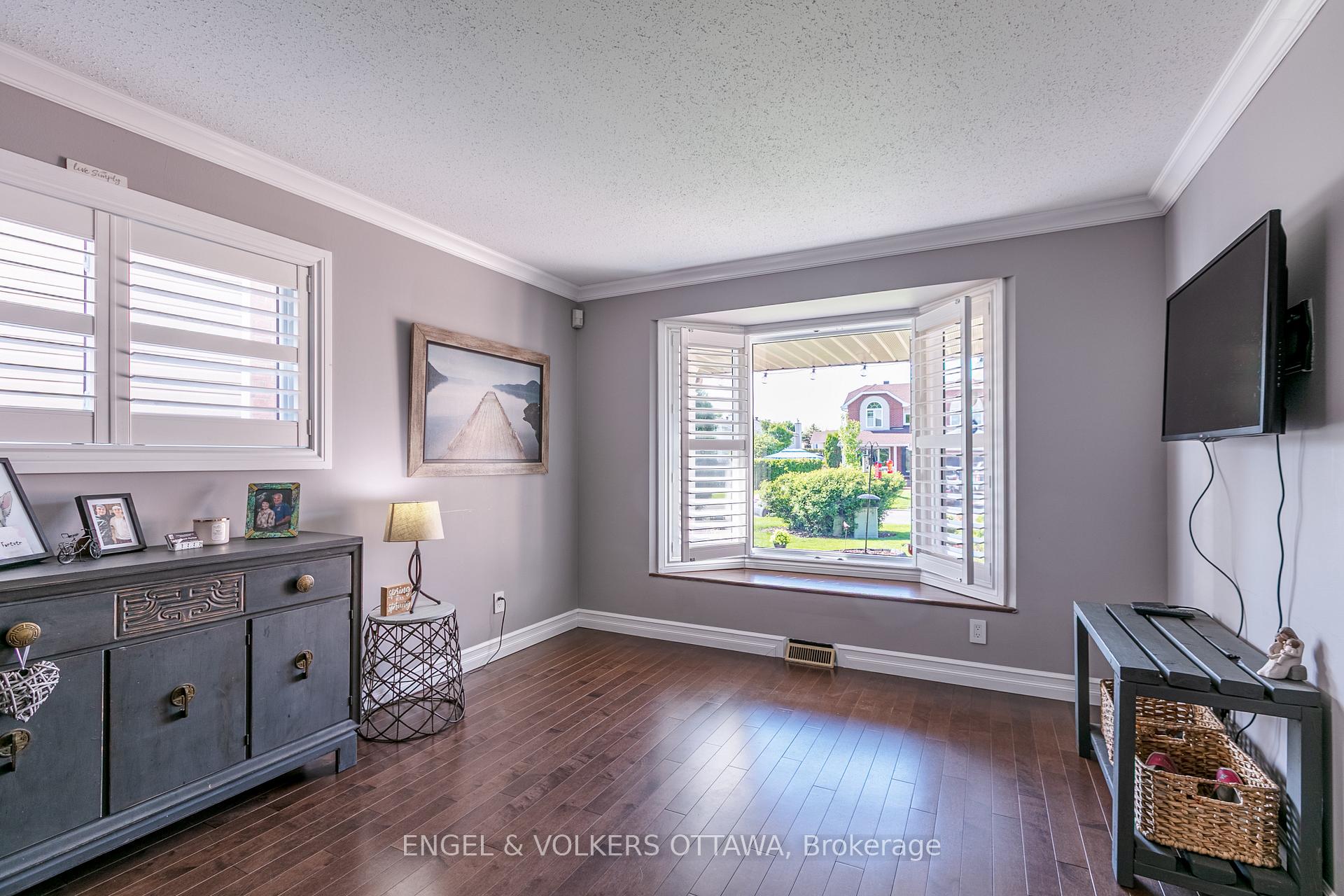 Photo 12 of 6149 Westwater Crescent, Ottawa, Chapel Hill South - Orleans Village — HOMEH