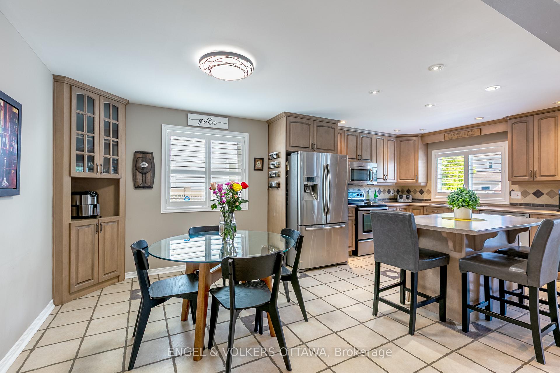 Photo 15 of 6149 Westwater Crescent, Ottawa, Chapel Hill South - Orleans Village — HOMEH