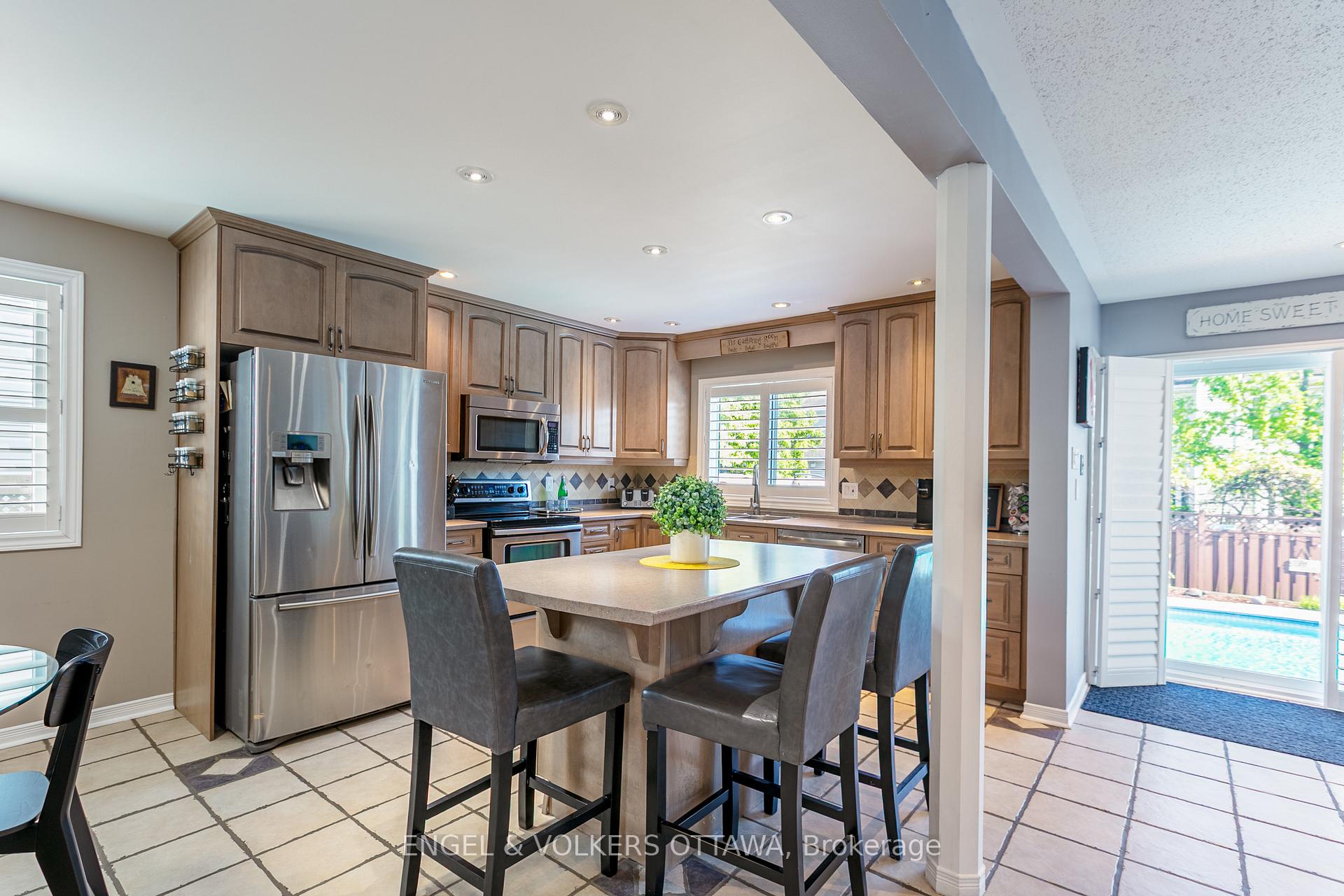 Photo 19 of 6149 Westwater Crescent, Ottawa, Chapel Hill South - Orleans Village — HOMEH