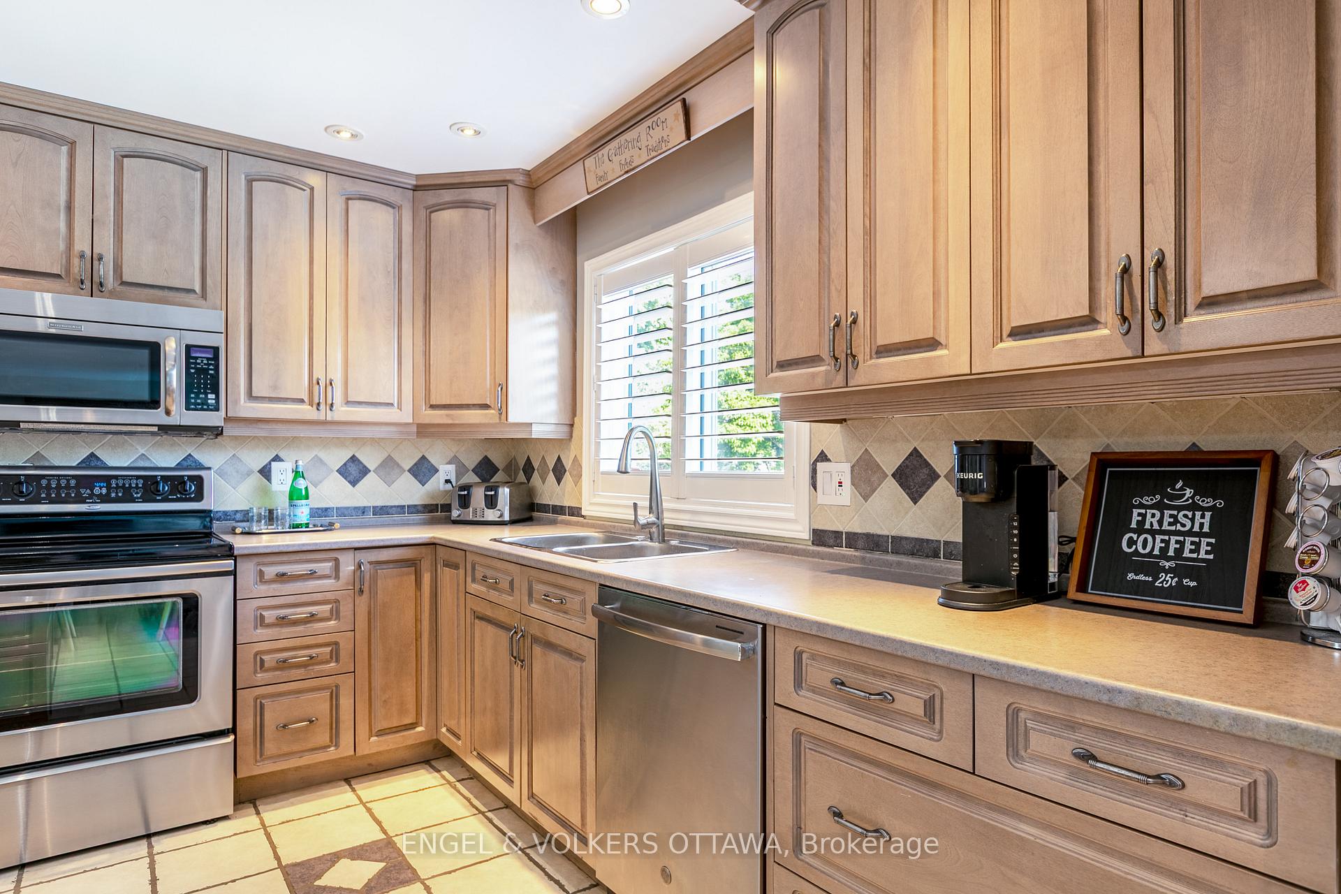 Photo 20 of 6149 Westwater Crescent, Ottawa, Chapel Hill South - Orleans Village — HOMEH