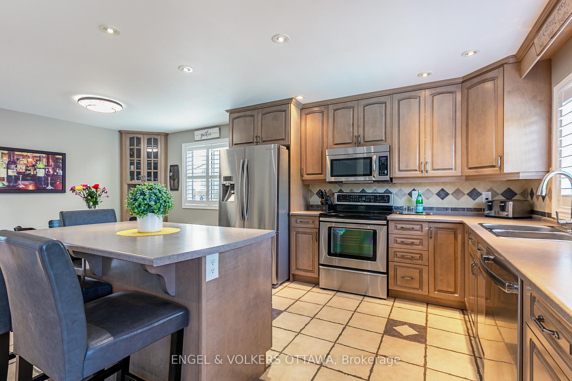 Photo 21 of 6149 Westwater Crescent, Ottawa, Chapel Hill South - Orleans Village — HOMEH