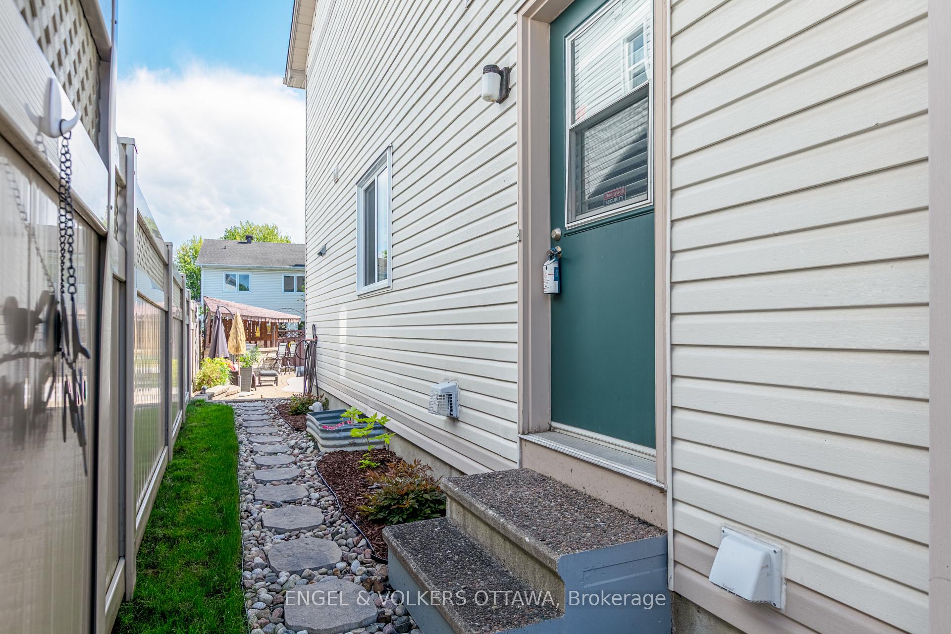 Photo 39 of 6149 Westwater Crescent, Ottawa, Chapel Hill South - Orleans Village — HOMEH