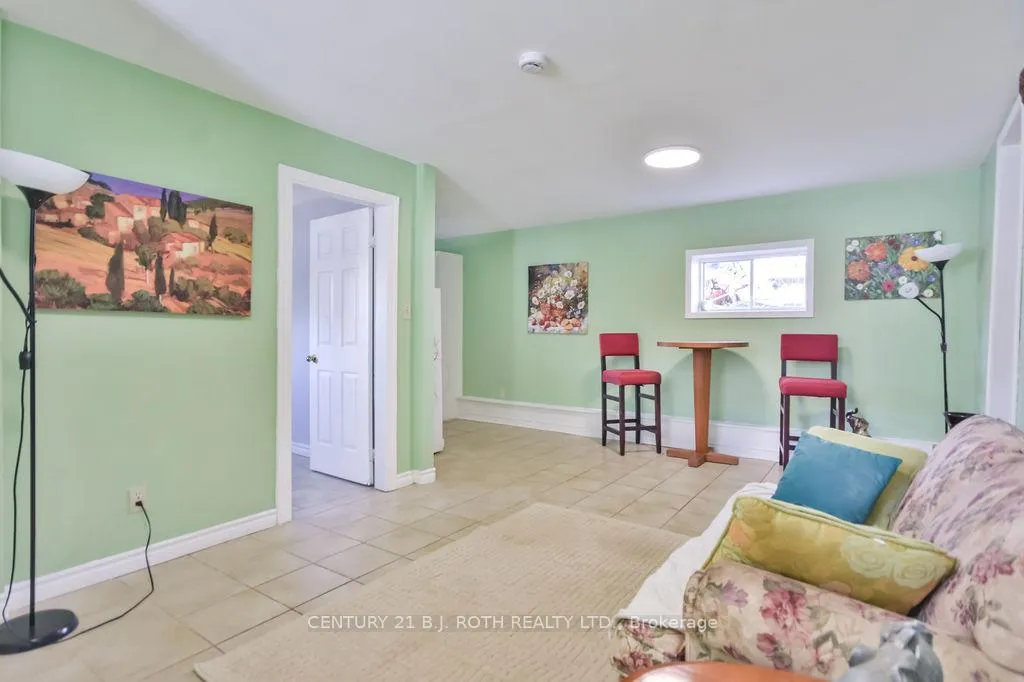 Photo 3 of 200 Edward Street, Orillia — HOMEH