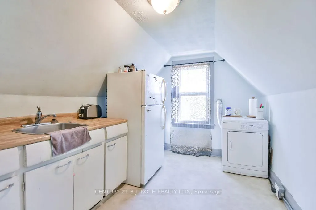 Photo 19 of 200 Edward Street, Orillia — HOMEH