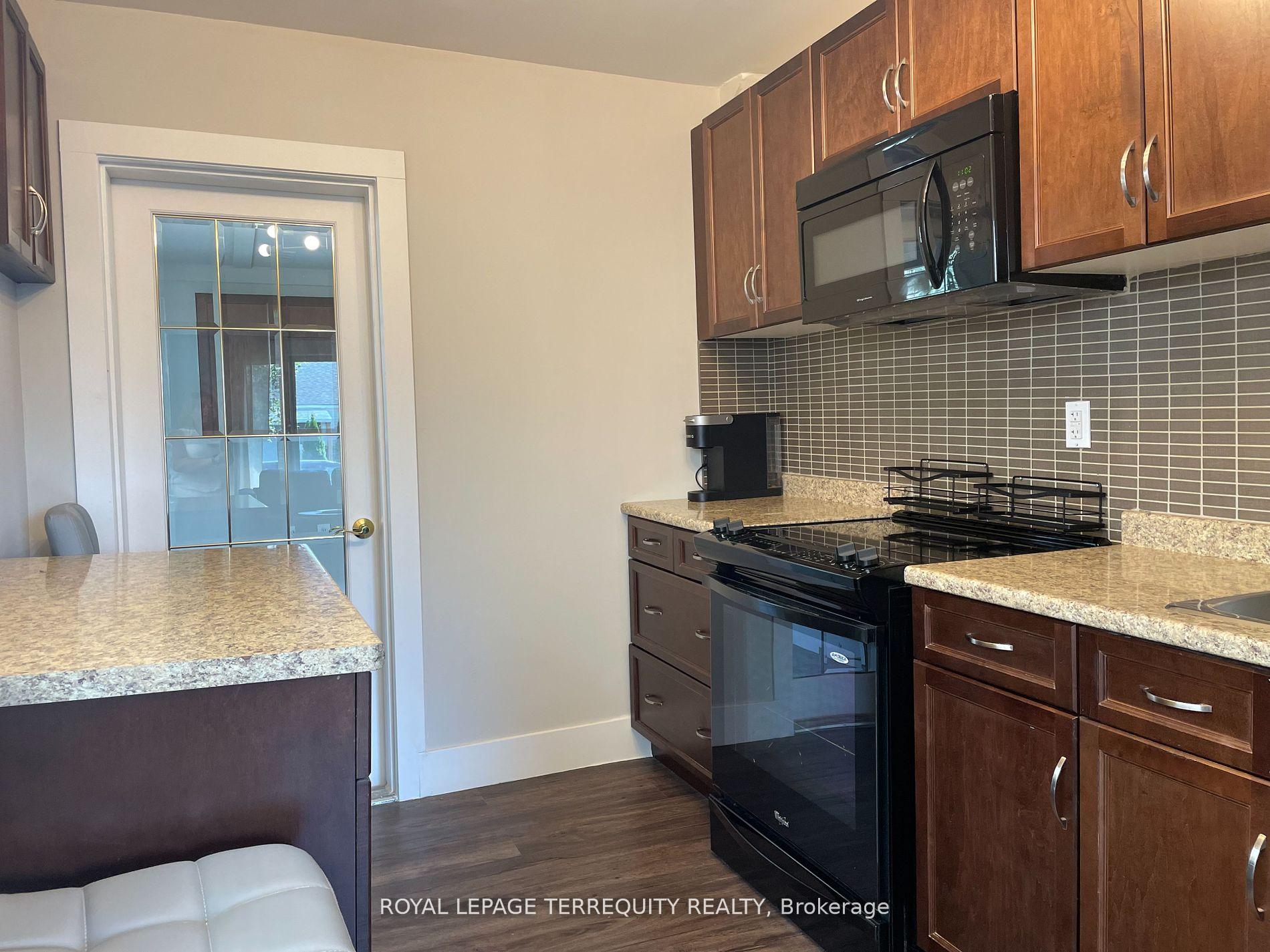 Photo 4 of 6277 Cadham Street, Niagara Falls, Arad/Fallsview — HOMEH