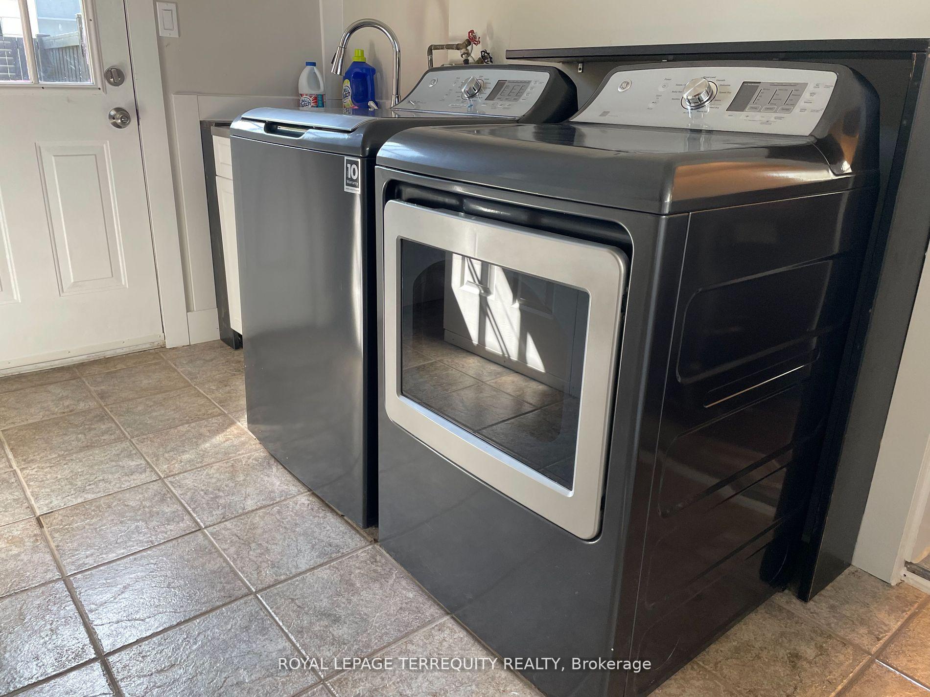 Photo 8 of 6277 Cadham Street, Niagara Falls, Arad/Fallsview — HOMEH