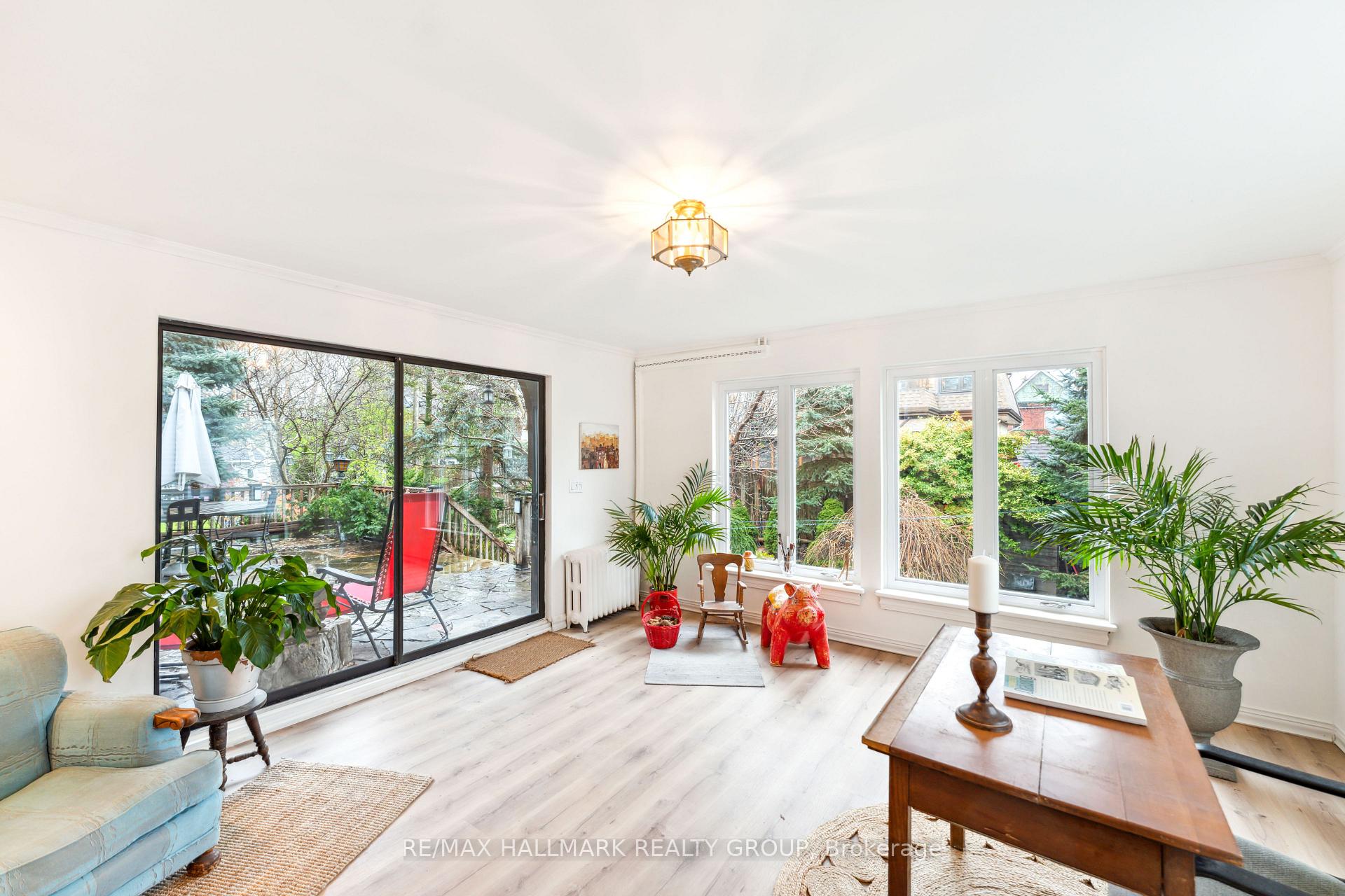 Photo 15 of 28 Queen Mary Street, Ottawa, Overbrook — HOMEH