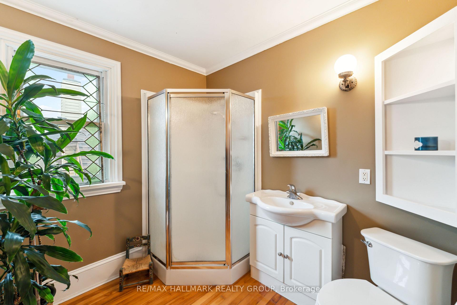 Photo 27 of 28 Queen Mary Street, Ottawa, Overbrook — HOMEH