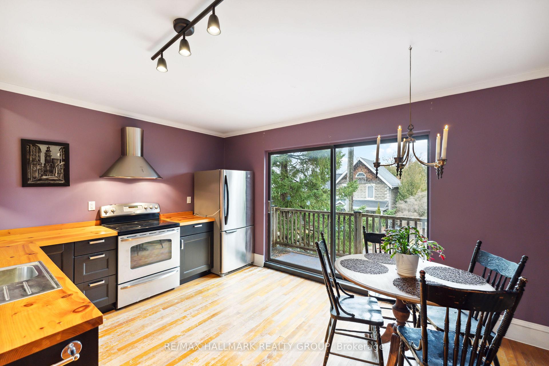 Photo 29 of 28 Queen Mary Street, Ottawa, Overbrook — HOMEH