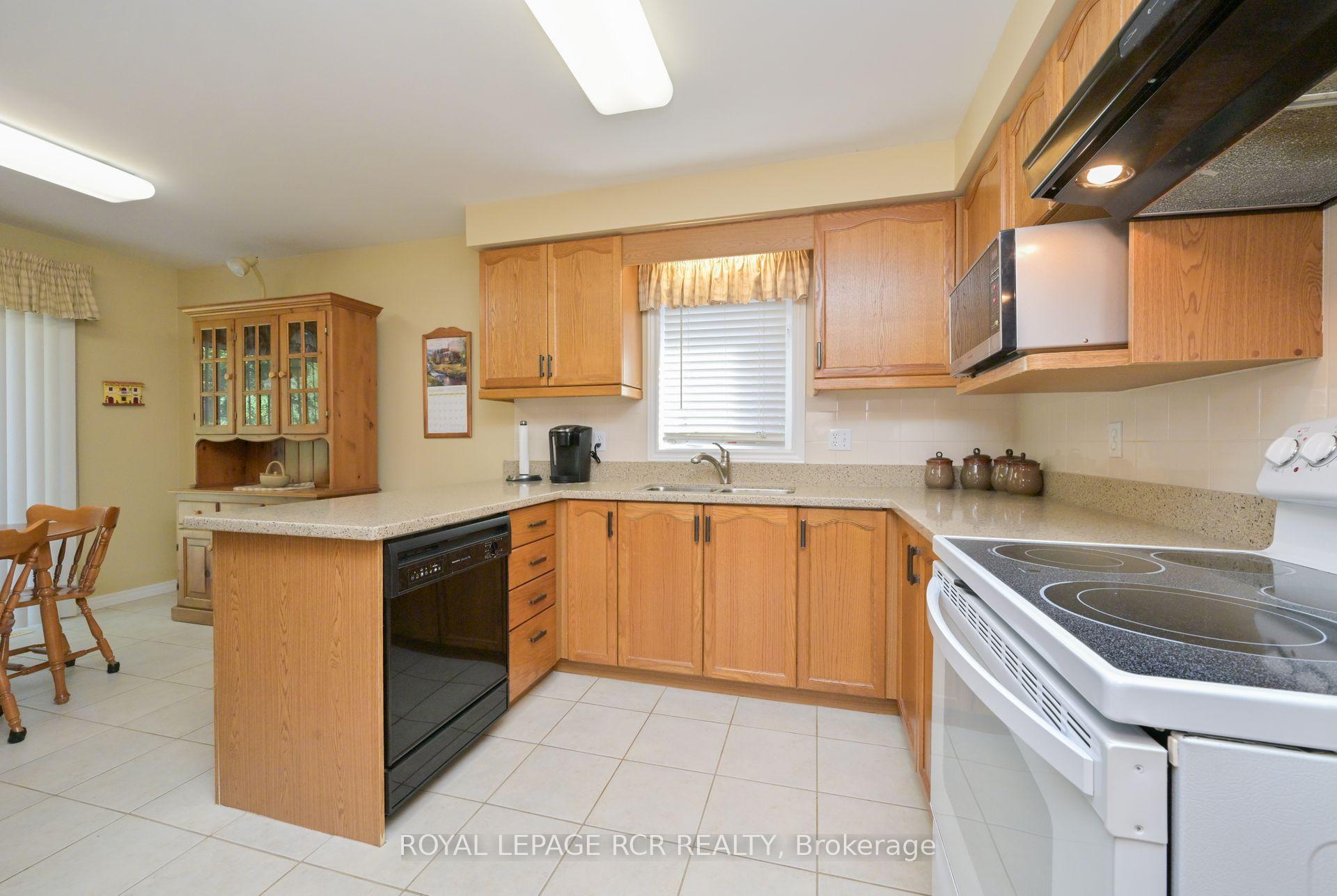 Photo 5 of 159 Bowerman Boulevard, New Tecumseth, Alliston — HOMEH