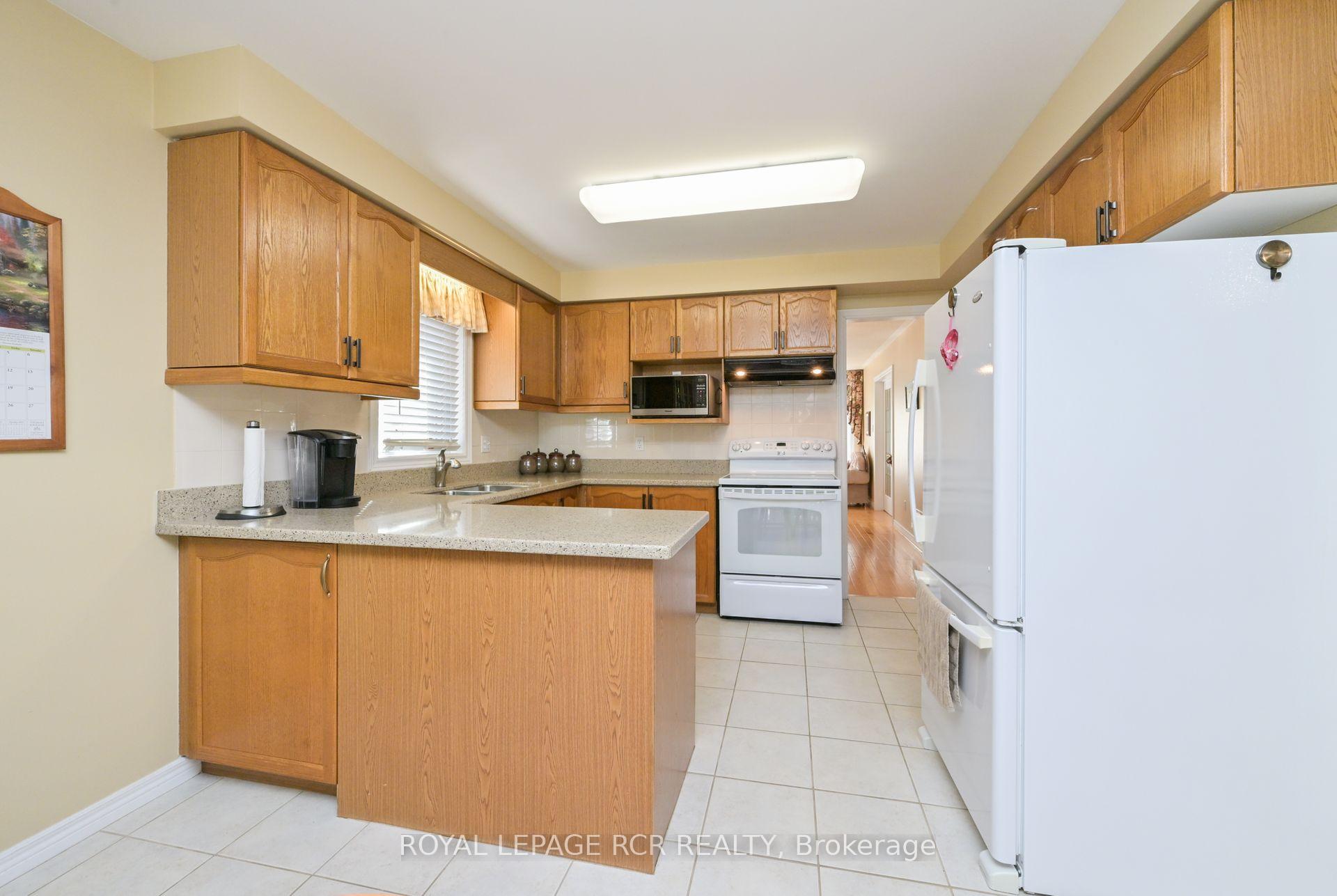 Photo 6 of 159 Bowerman Boulevard, New Tecumseth, Alliston — HOMEH