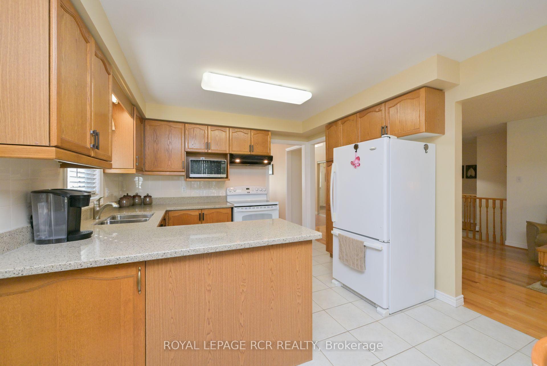 Photo 7 of 159 Bowerman Boulevard, New Tecumseth, Alliston — HOMEH