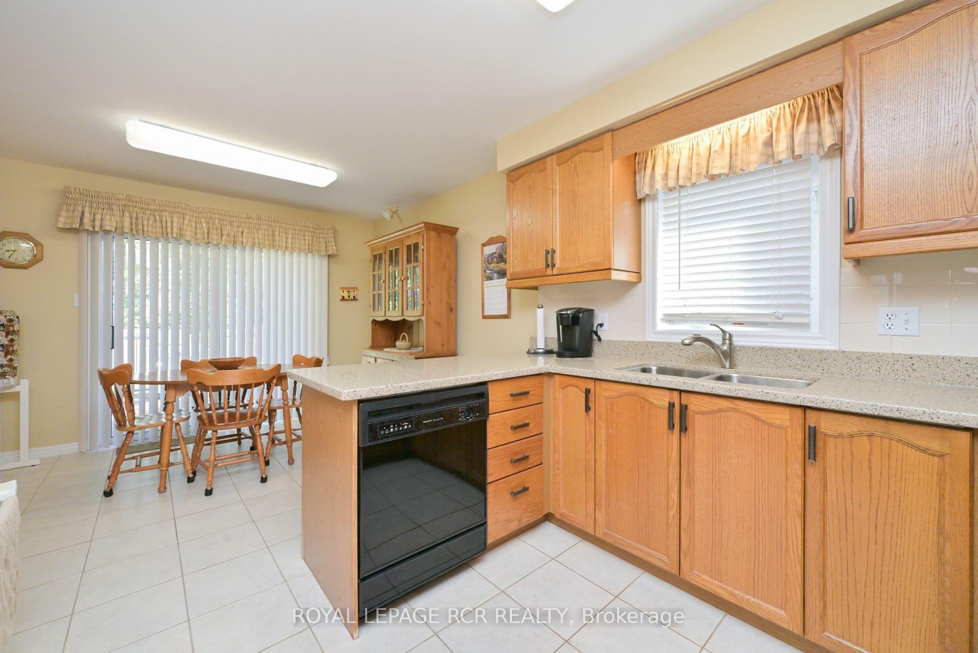 Photo 8 of 159 Bowerman Boulevard, New Tecumseth, Alliston — HOMEH