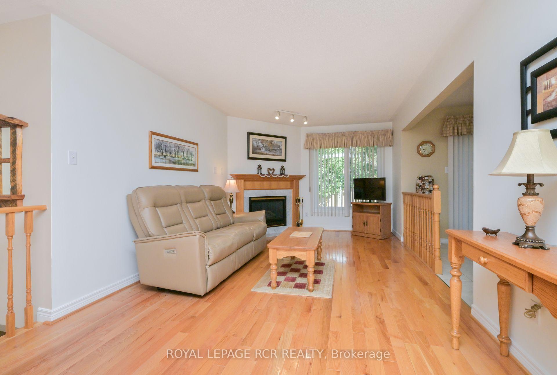 Photo 12 of 159 Bowerman Boulevard, New Tecumseth, Alliston — HOMEH