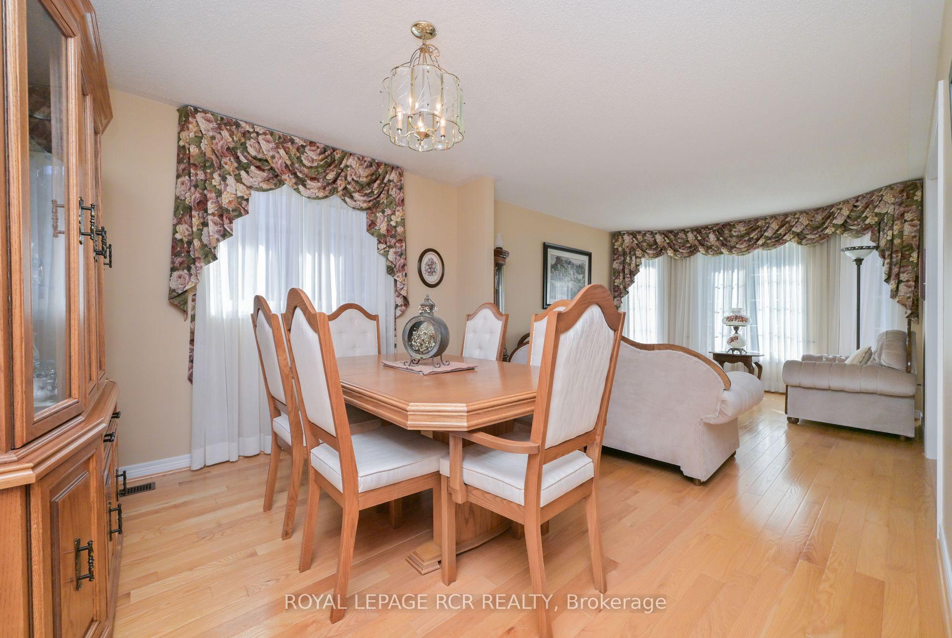 Photo 13 of 159 Bowerman Boulevard, New Tecumseth, Alliston — HOMEH