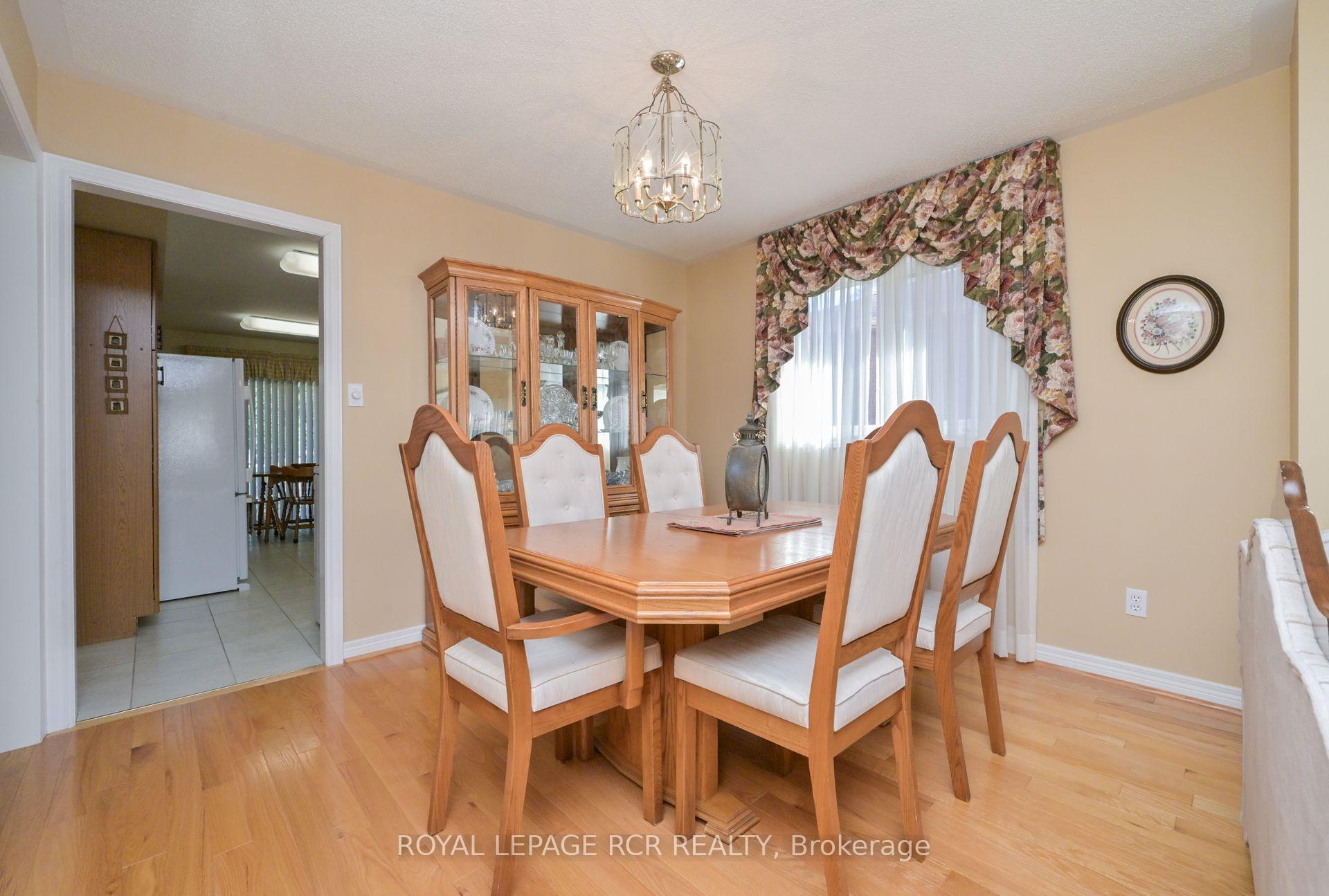 Photo 14 of 159 Bowerman Boulevard, New Tecumseth, Alliston — HOMEH