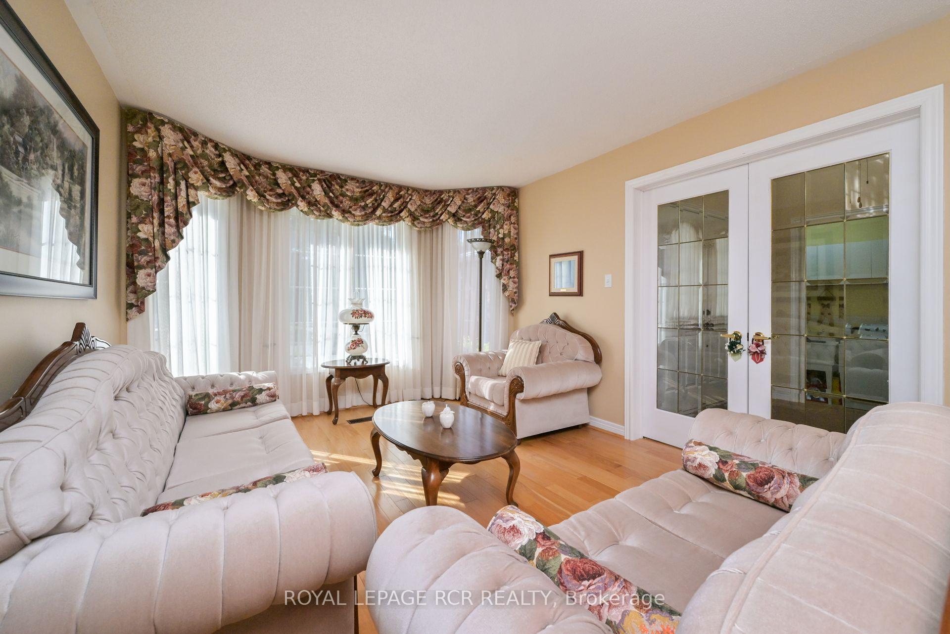 Photo 15 of 159 Bowerman Boulevard, New Tecumseth, Alliston — HOMEH