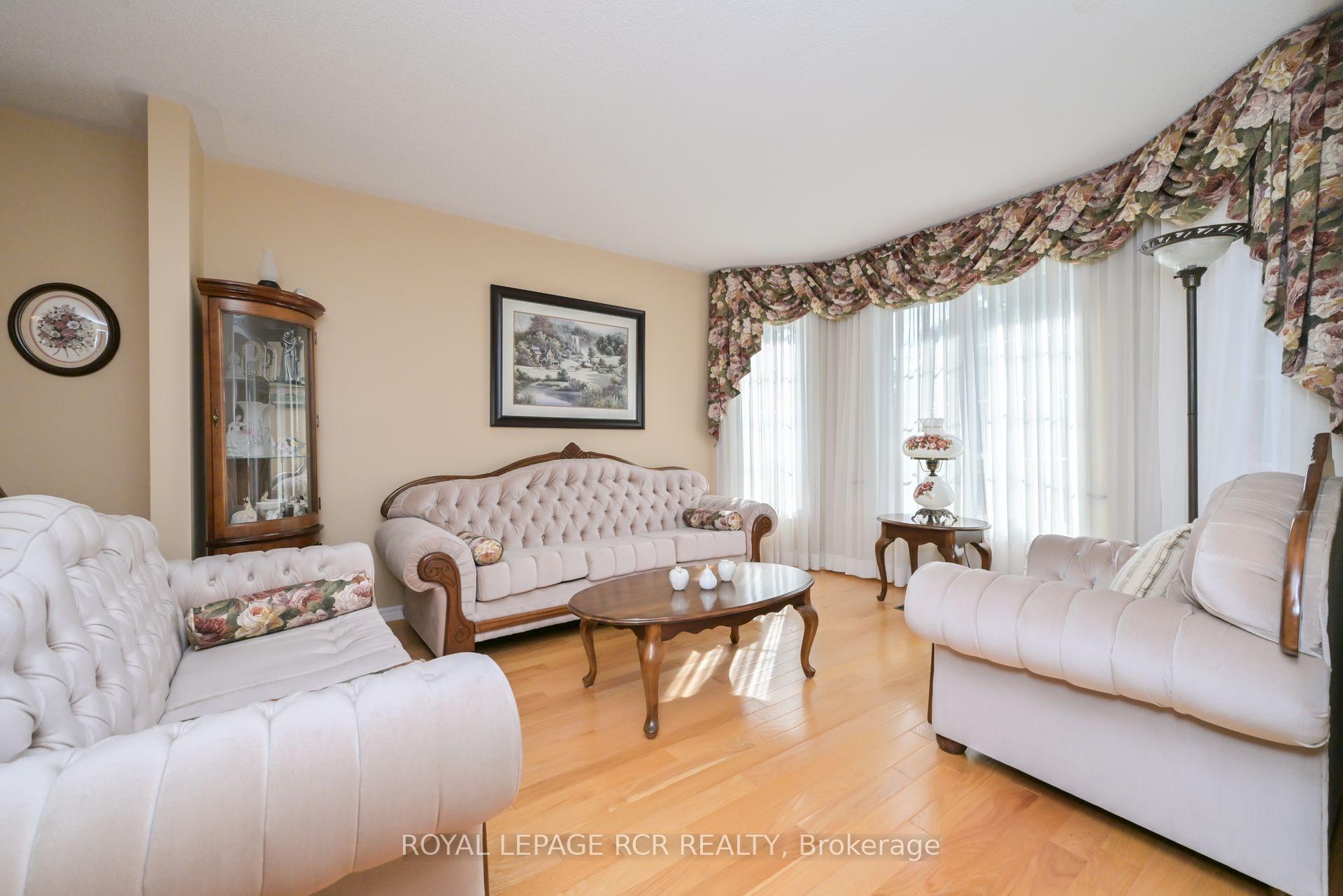 Photo 16 of 159 Bowerman Boulevard, New Tecumseth, Alliston — HOMEH