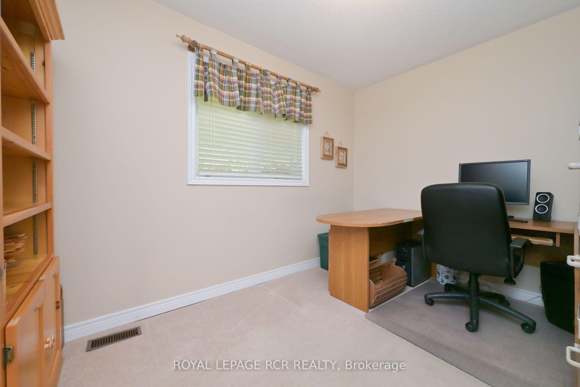 Photo 23 of 159 Bowerman Boulevard, New Tecumseth, Alliston — HOMEH