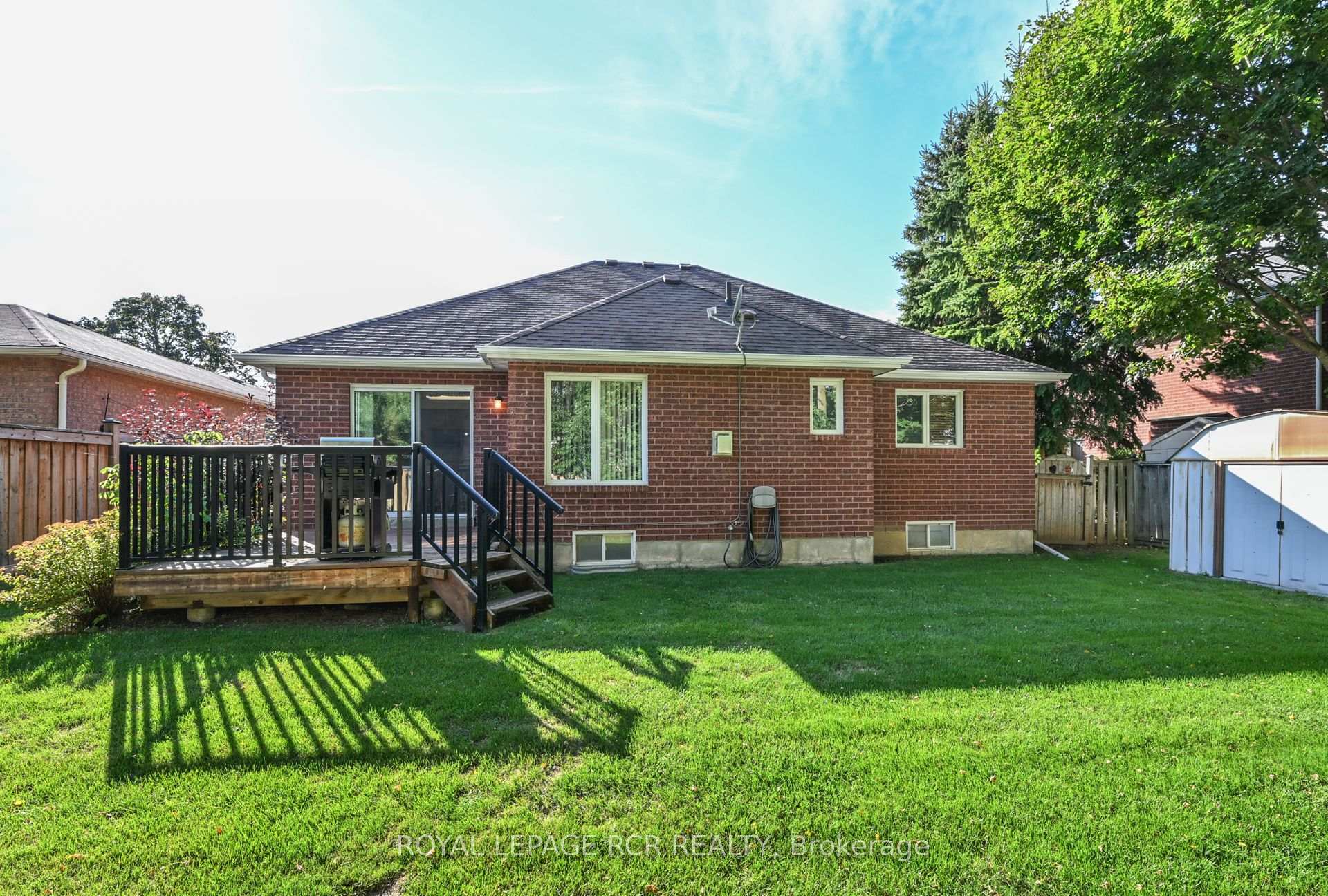 Photo 32 of 159 Bowerman Boulevard, New Tecumseth, Alliston — HOMEH
