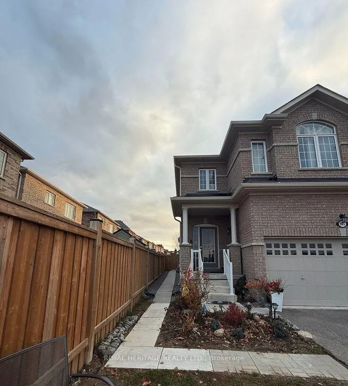 Photo 2 of 985 Black Cherry Bsmt Drive, Oshawa, Taunton — HOMEH