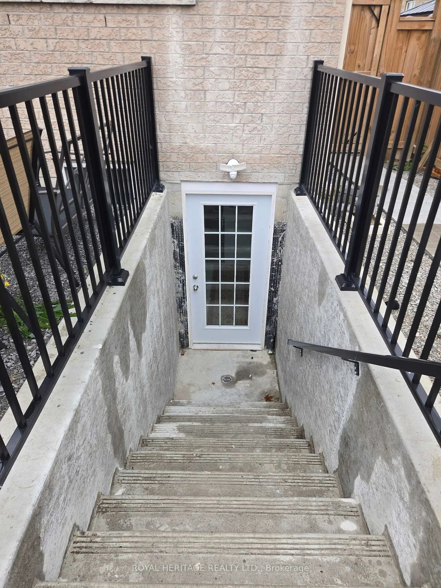 Photo 6 of 985 Black Cherry Bsmt Drive, Oshawa, Taunton — HOMEH