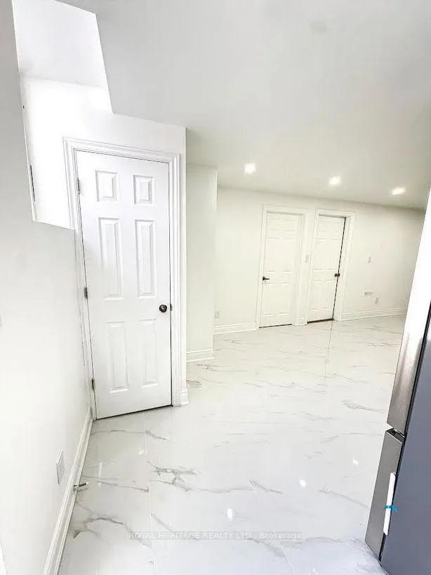 Photo 8 of 985 Black Cherry Bsmt Drive, Oshawa, Taunton — HOMEH