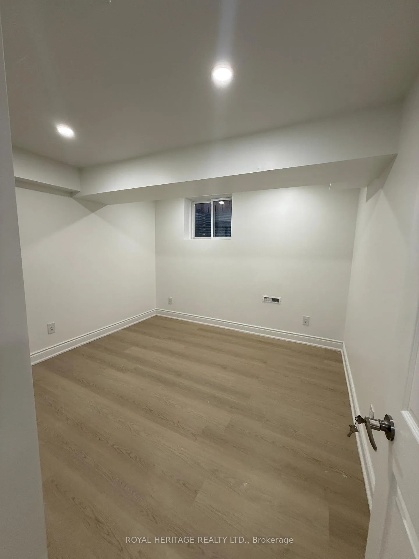 Photo 17 of 985 Black Cherry Bsmt Drive, Oshawa, Taunton — HOMEH