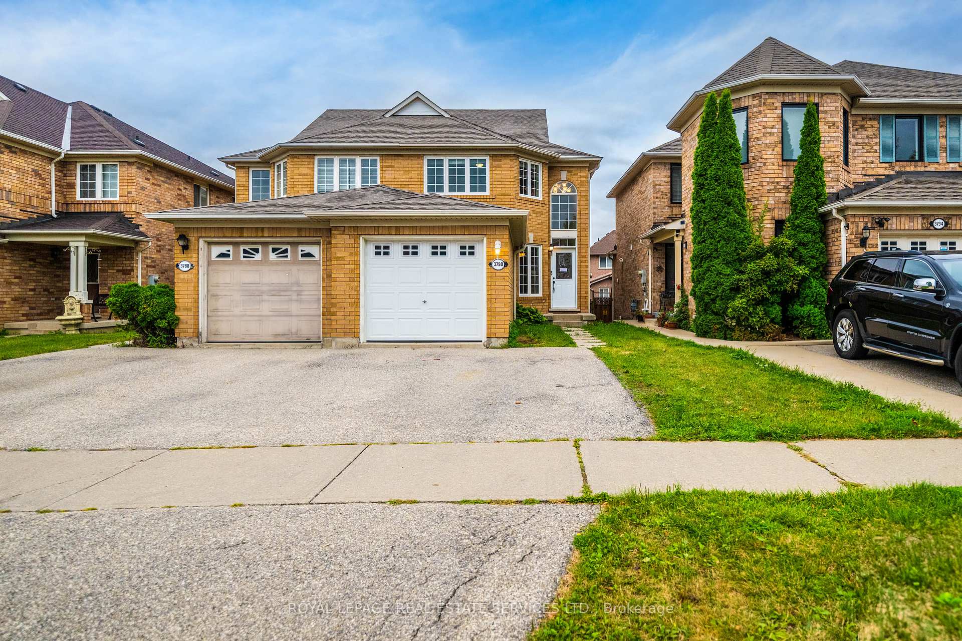 Front of 3790 Milkwood Crescent