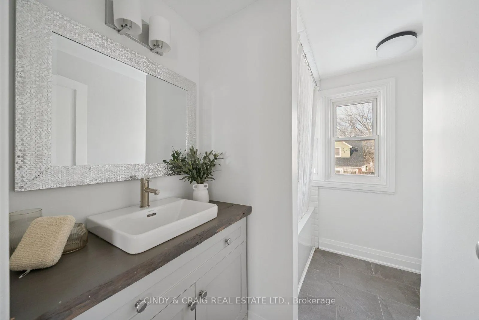 Photo 12 of 313 Colborne Street E, Oshawa, O'Neill — HOMEH