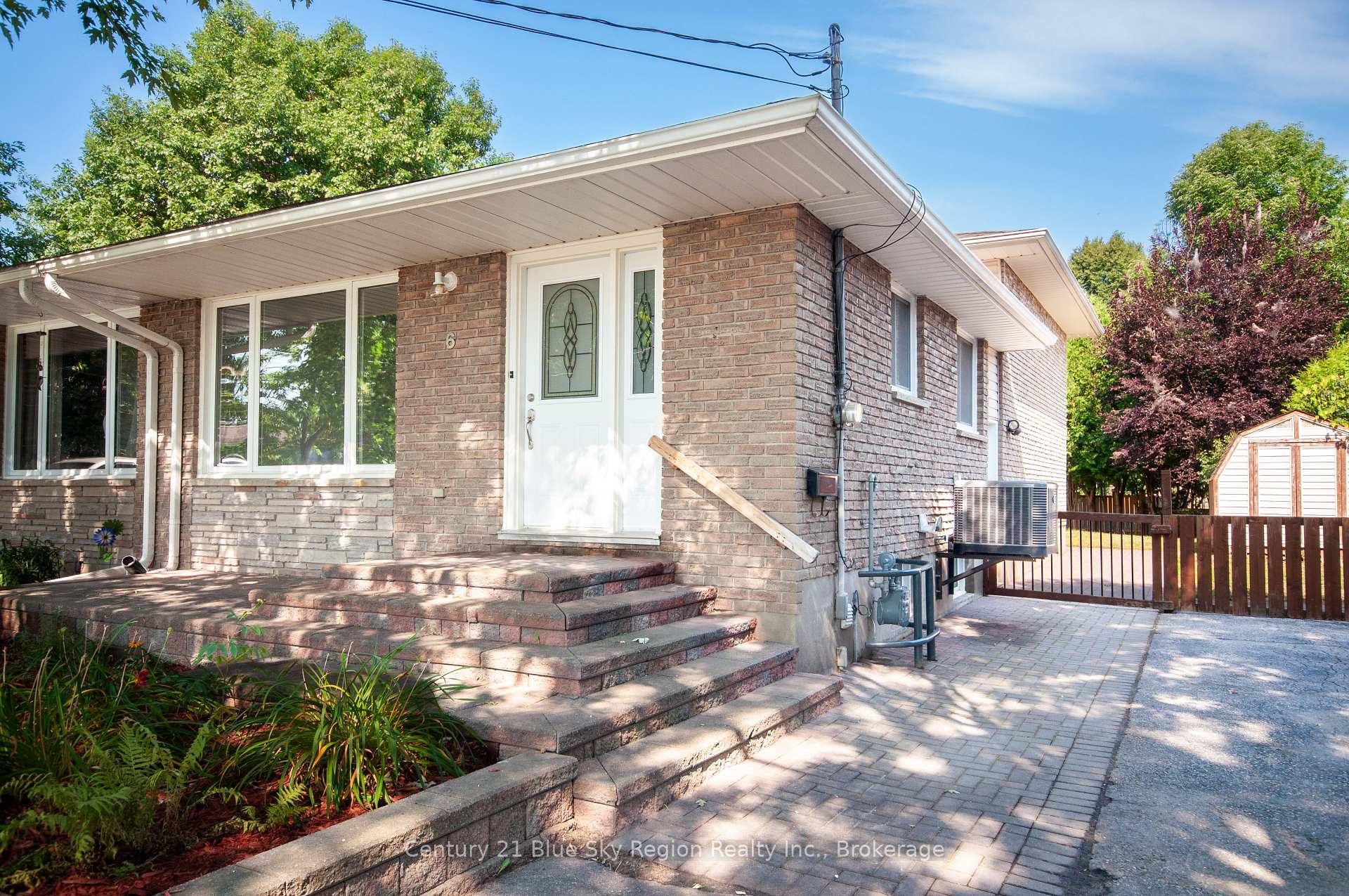 Photo 2 of 6 Portage Avenue, North Bay, Ferris — HOMEH