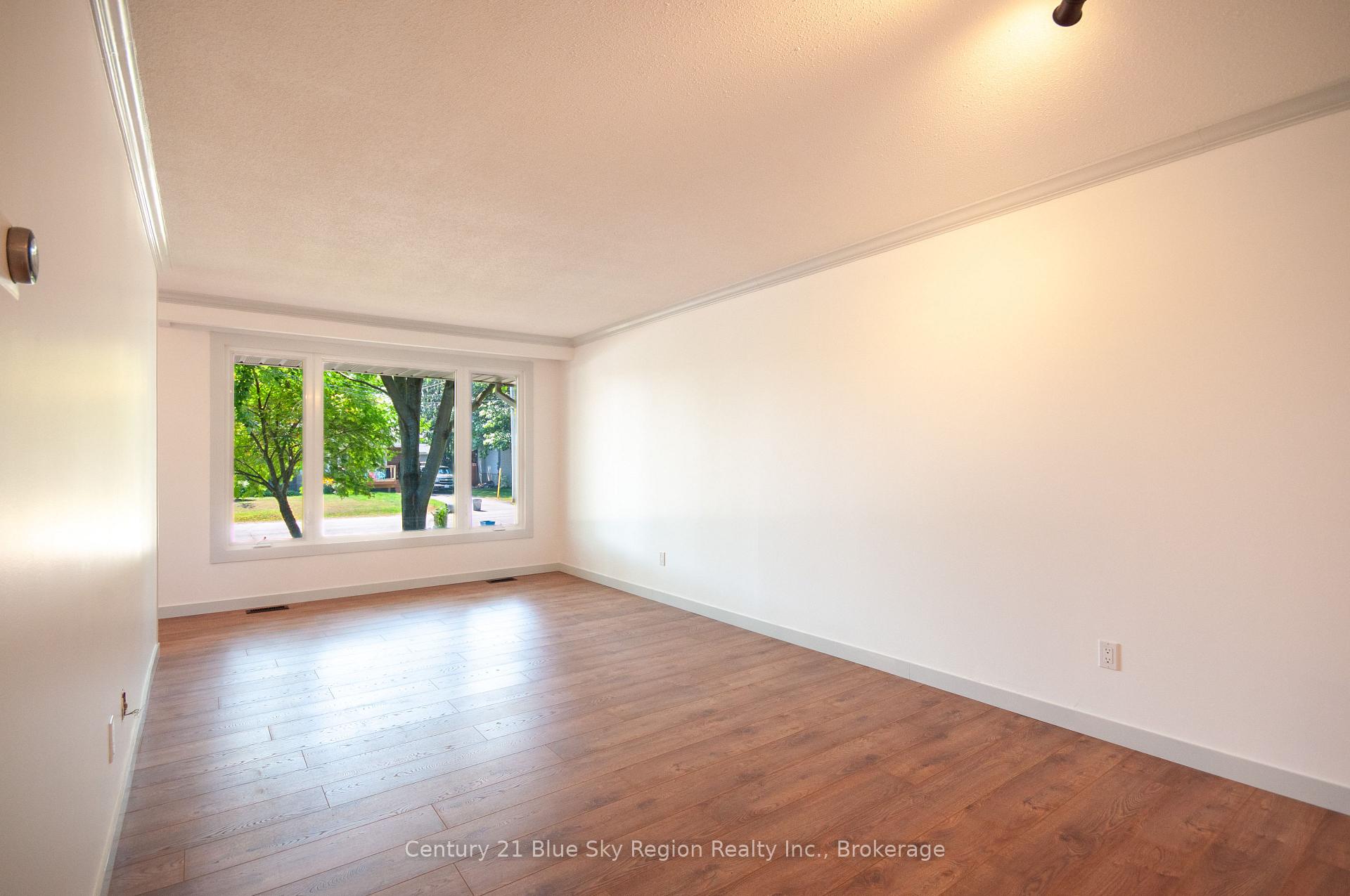 Photo 7 of 6 Portage Avenue, North Bay, Ferris — HOMEH