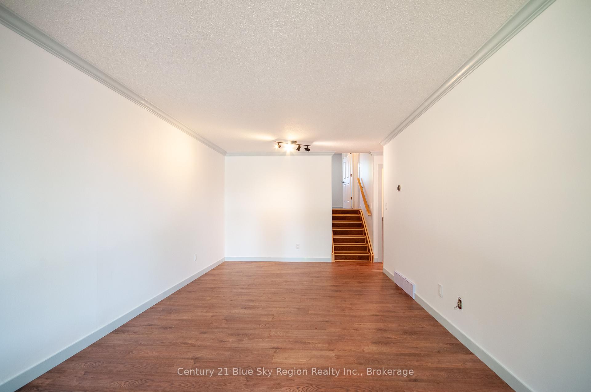 Photo 10 of 6 Portage Avenue, North Bay, Ferris — HOMEH