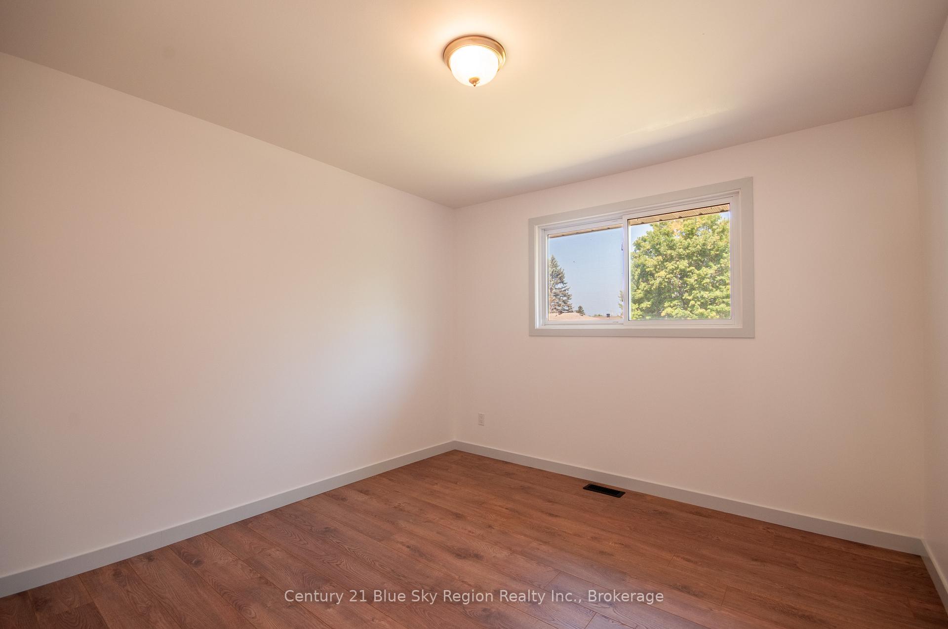 Photo 16 of 6 Portage Avenue, North Bay, Ferris — HOMEH