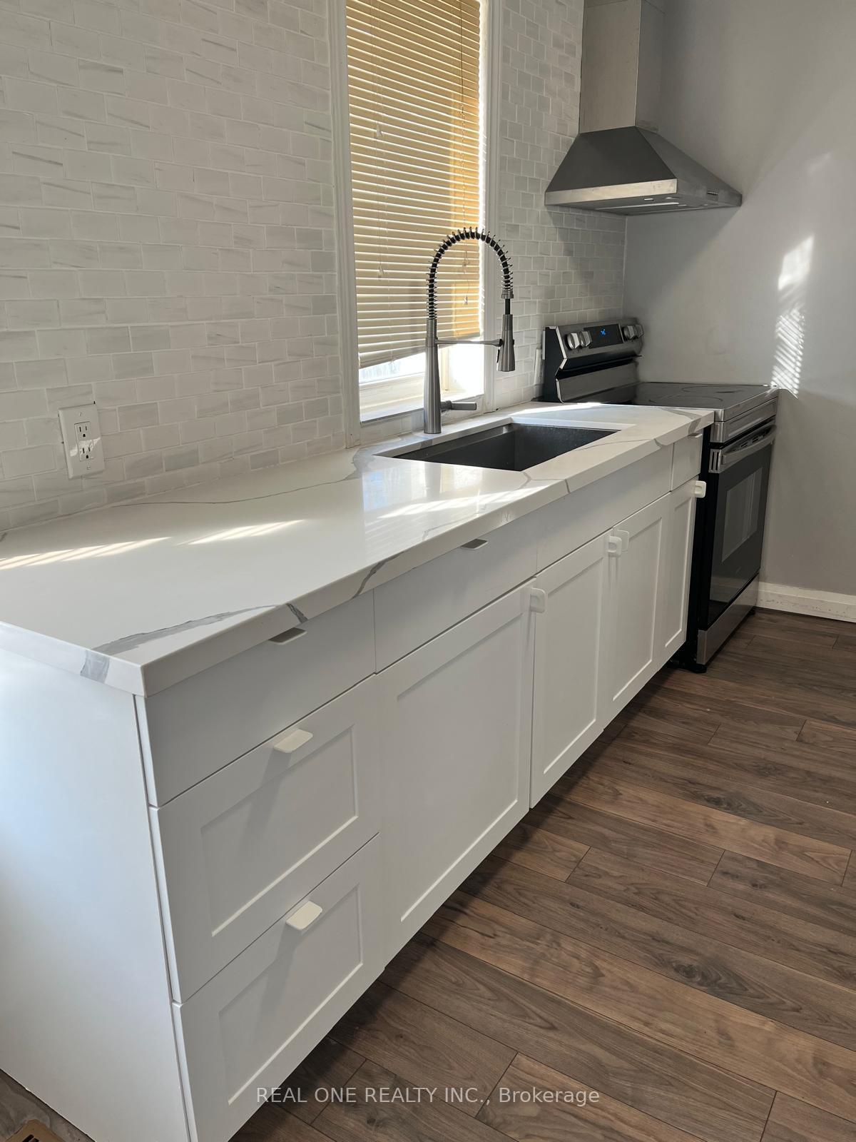 Photo 6 of Unit 1, 216 John Street, Orillia — HOMEH