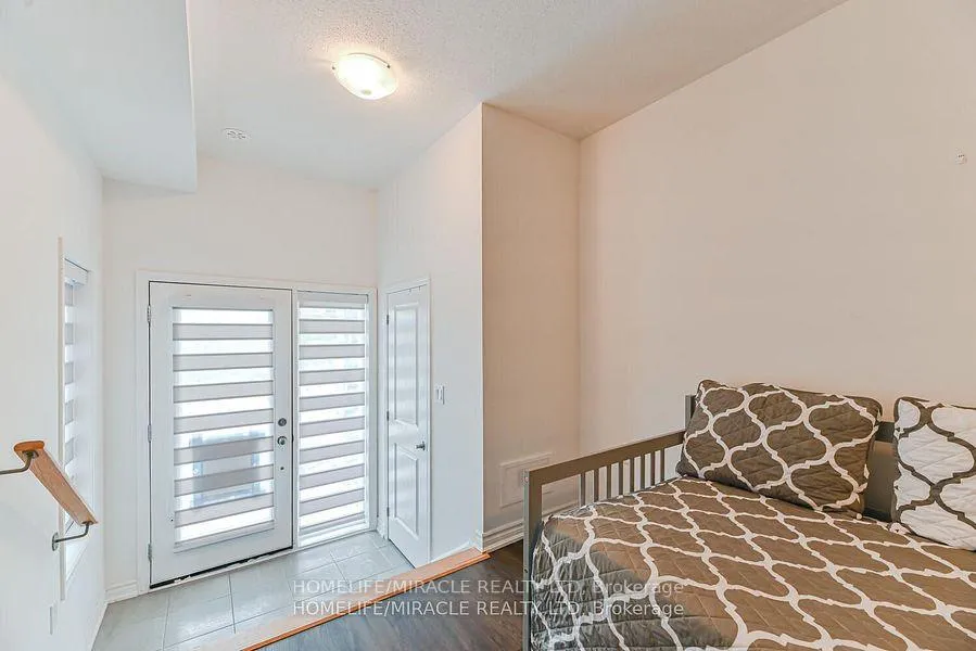 Photo 4 of 138 Elgin Street, Orillia — HOMEH