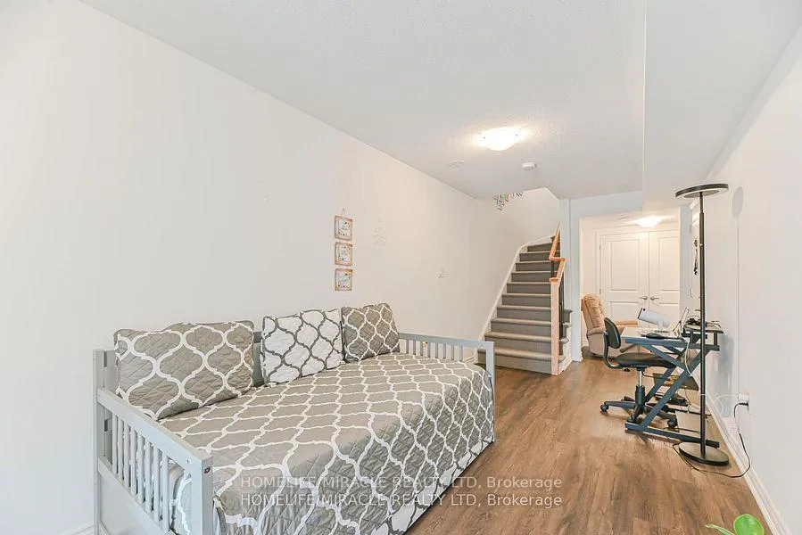 Photo 6 of 138 Elgin Street, Orillia — HOMEH