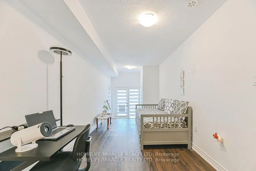 Photo 7 of 138 Elgin Street, Orillia — HOMEH