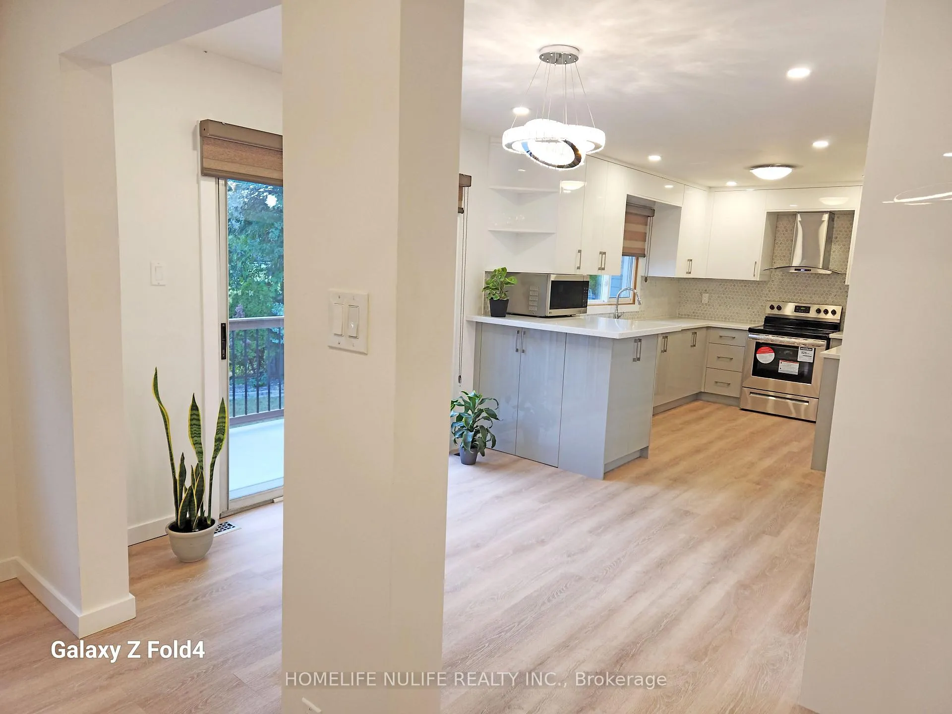 Photo 2 of 942 Snowbird Street, Oshawa, Northglen — HOMEH