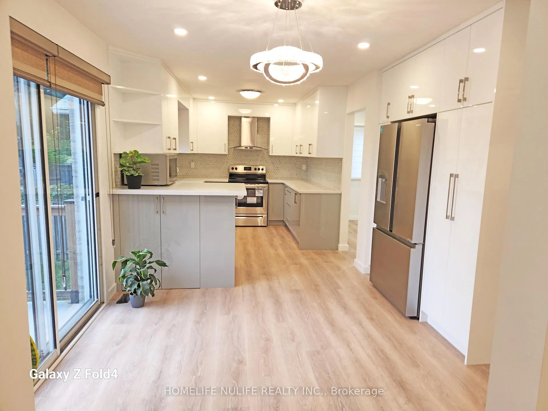 Photo 3 of 942 Snowbird Street, Oshawa, Northglen — HOMEH