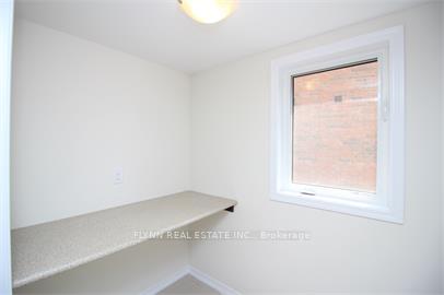 Photo 2 of 8058 Hackberry Trail, Niagara Falls, Brown — HOMEH