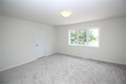 Photo 7 of 8058 Hackberry Trail, Niagara Falls, Brown — HOMEH