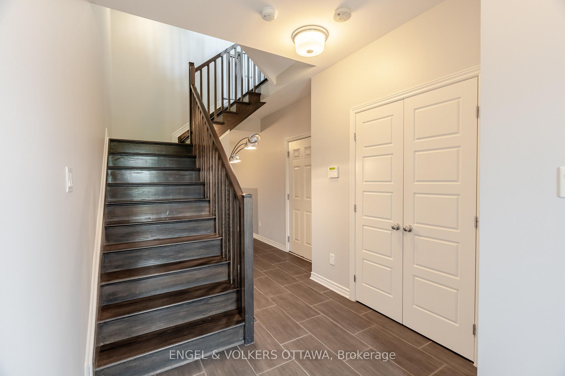 Photo 7 of 501 Chaperal Private, Ottawa, Avalon West — HOMEH