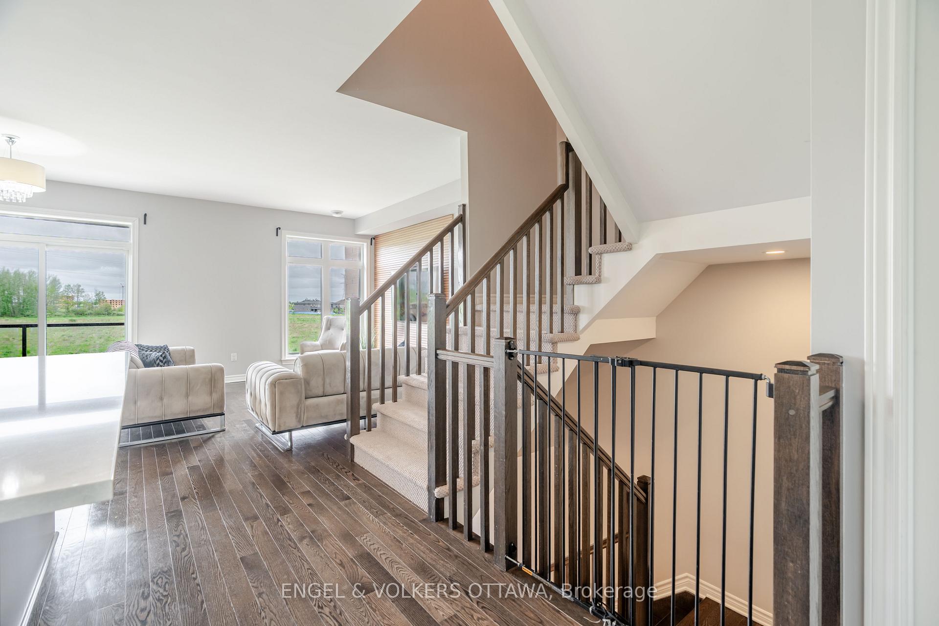 Photo 10 of 501 Chaperal Private, Ottawa, Avalon West — HOMEH