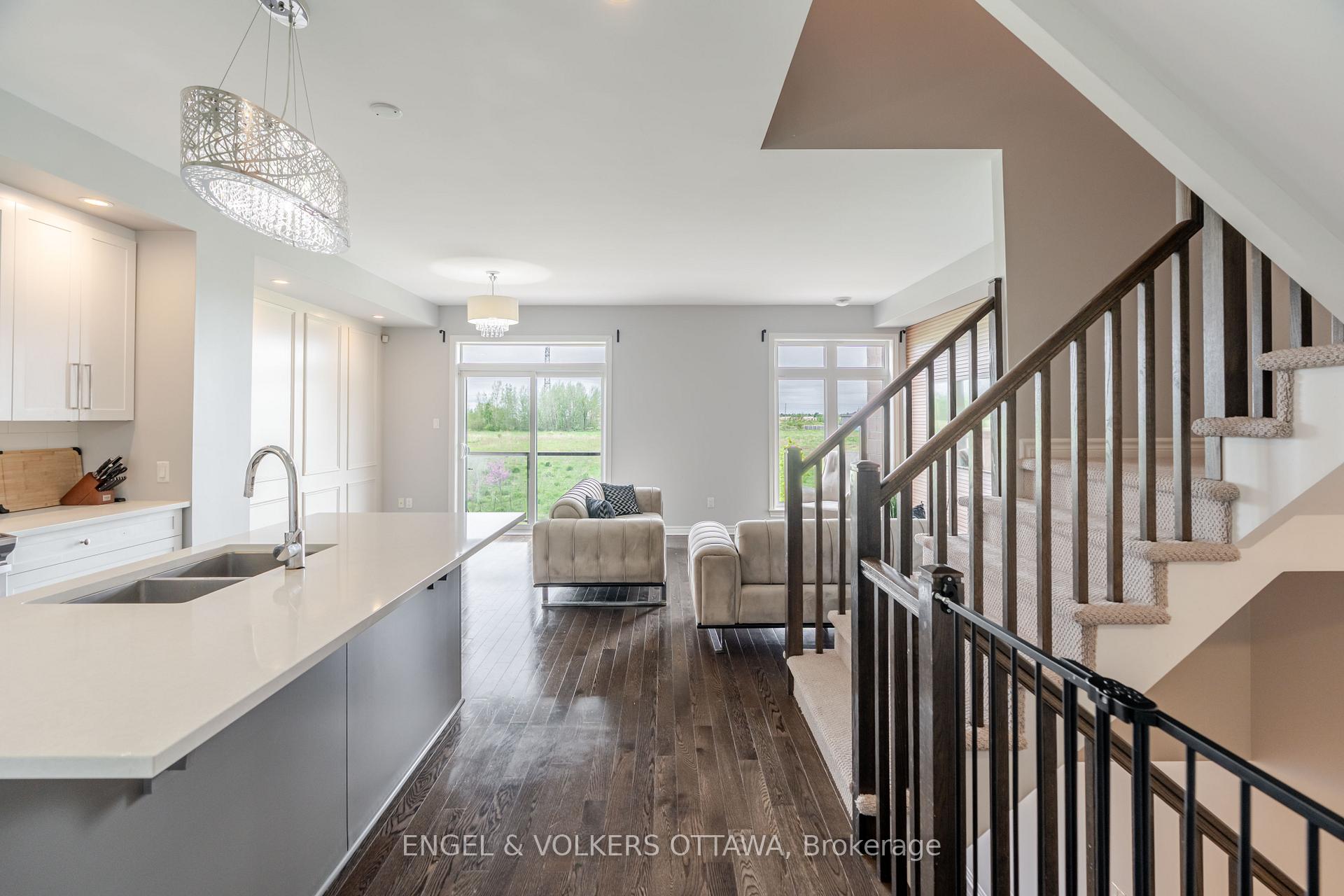 Photo 11 of 501 Chaperal Private, Ottawa, Avalon West — HOMEH
