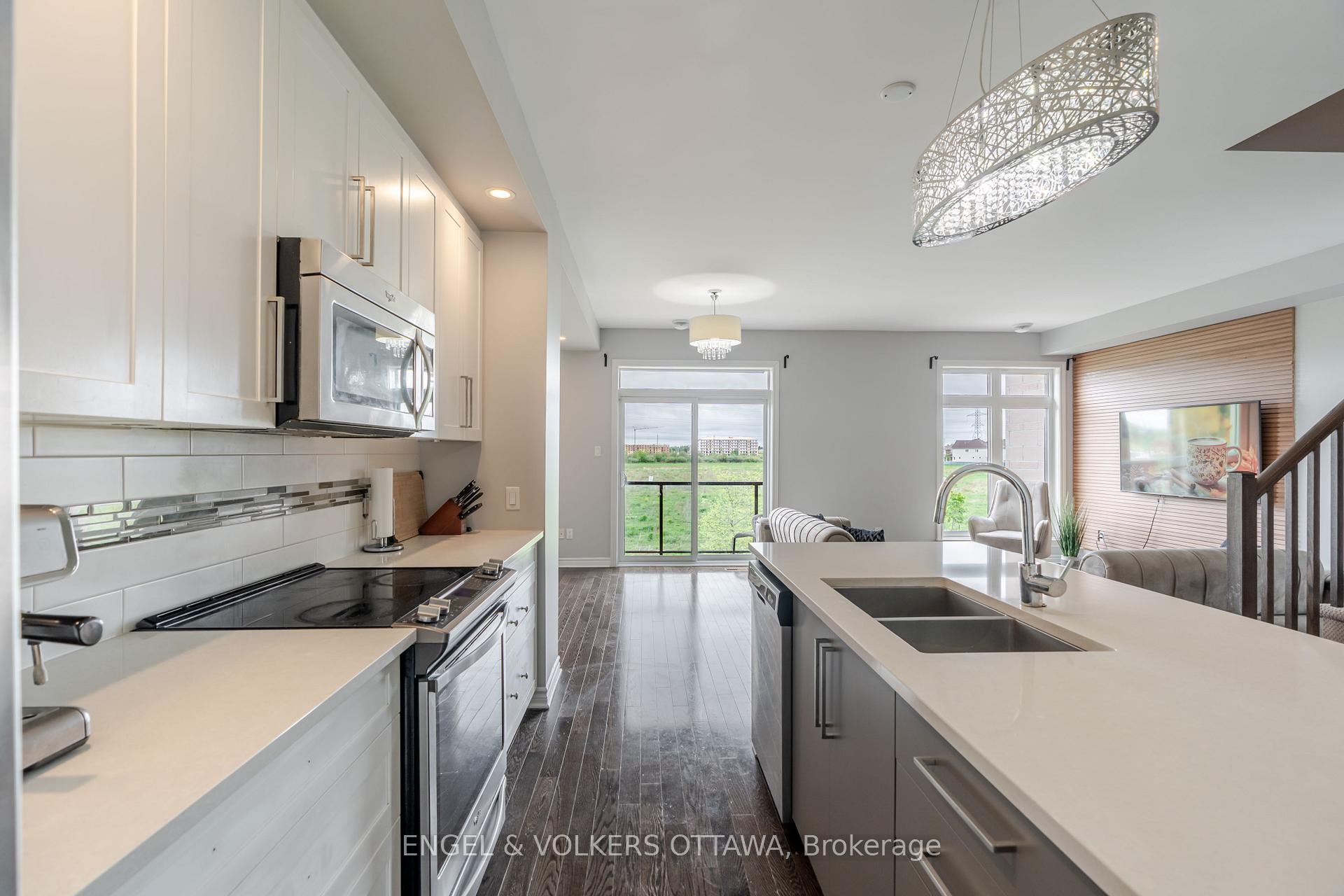 Photo 14 of 501 Chaperal Private, Ottawa, Avalon West — HOMEH
