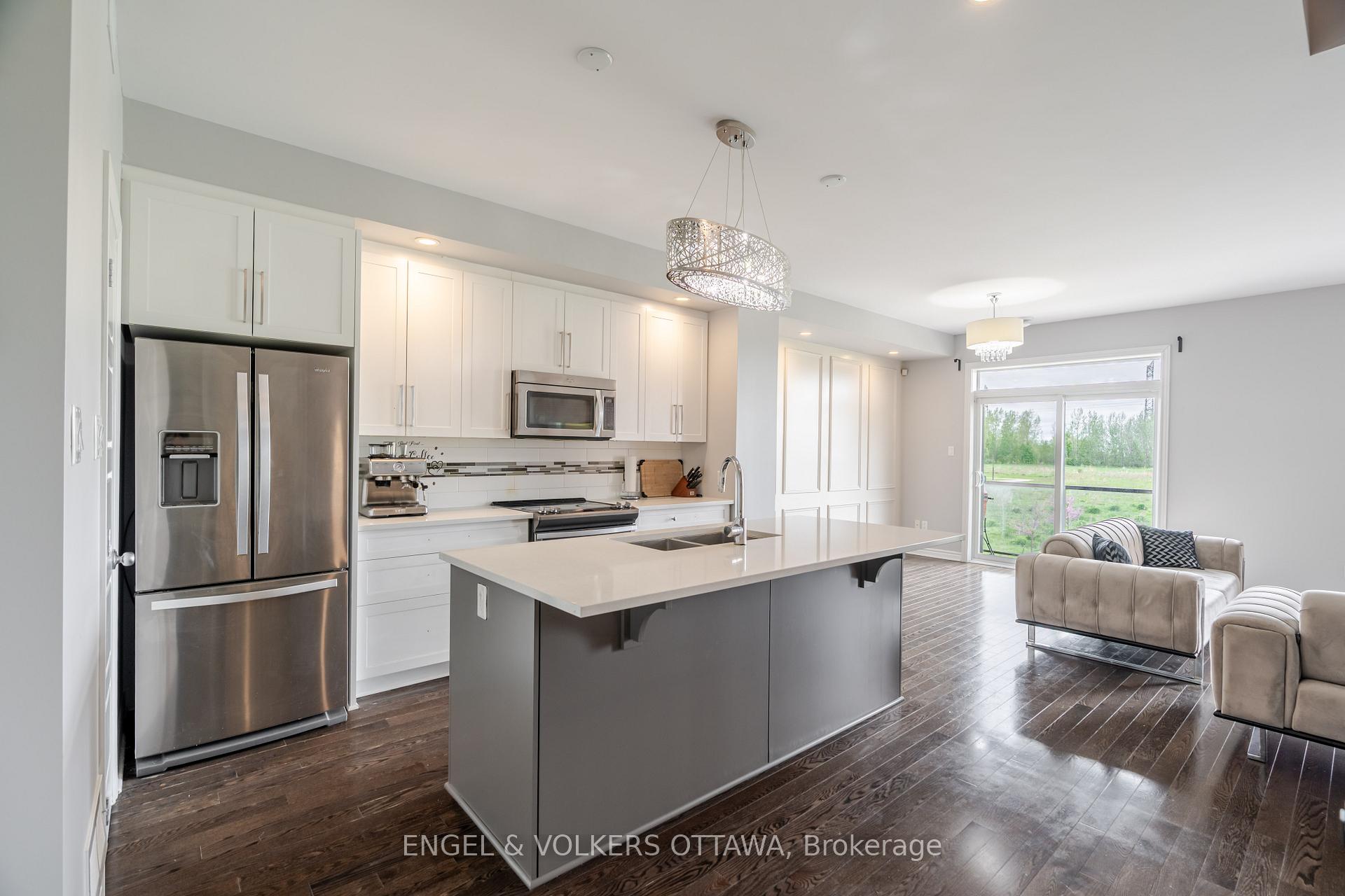 Photo 15 of 501 Chaperal Private, Ottawa, Avalon West — HOMEH