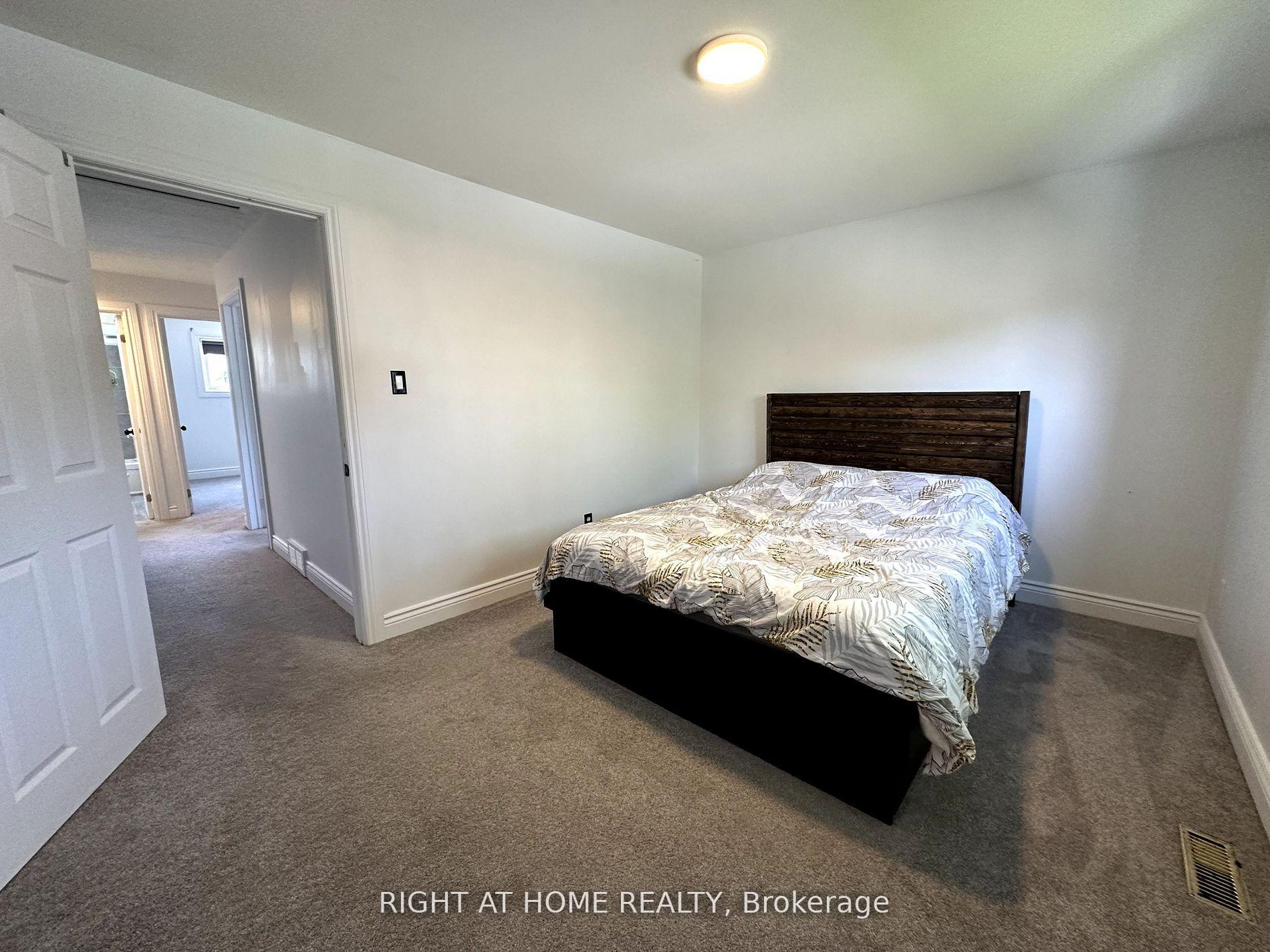 Photo 8 of 166 Barkley Crescent, Oshawa, Vanier — HOMEH