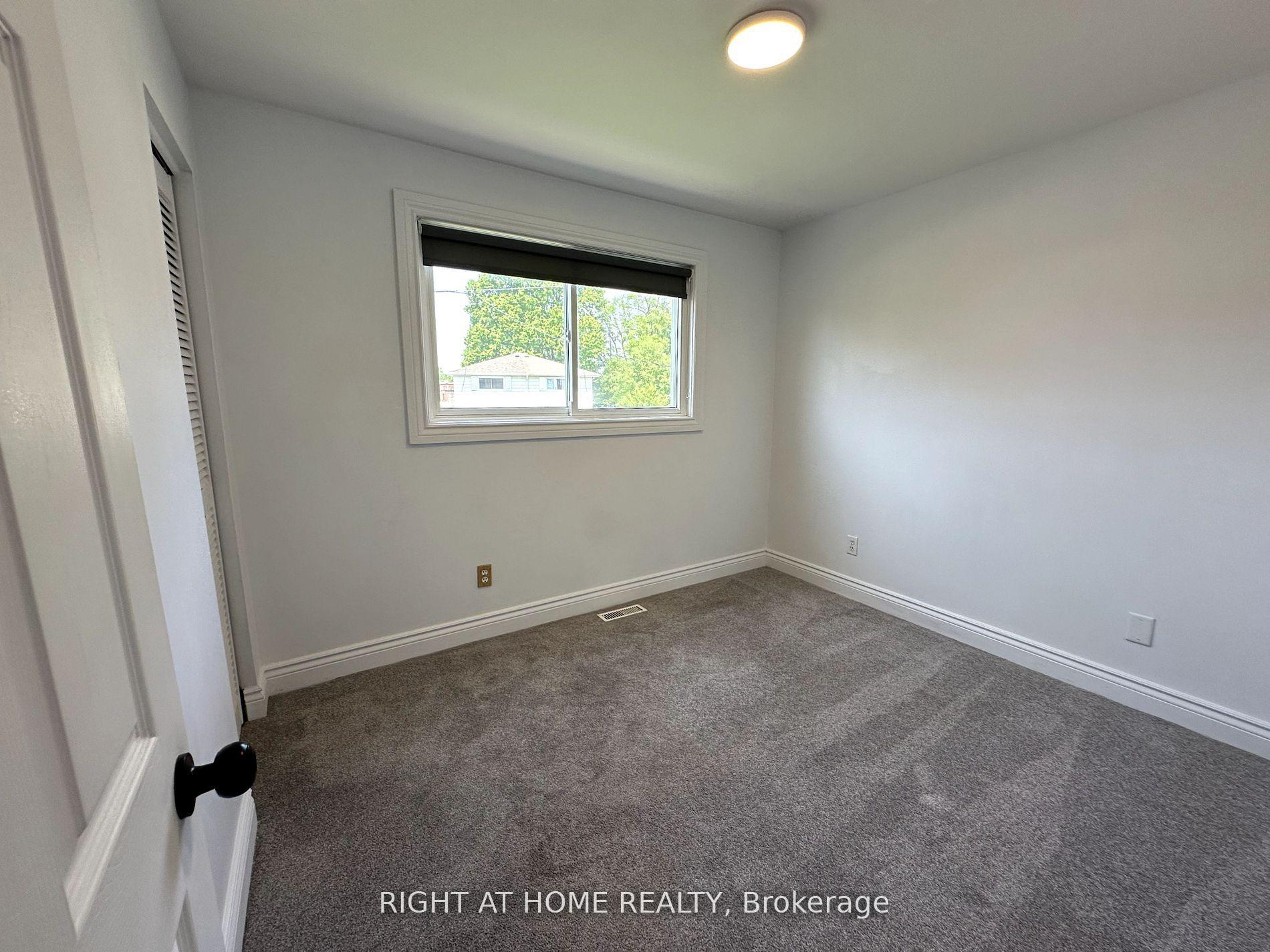 Photo 11 of 166 Barkley Crescent, Oshawa, Vanier — HOMEH